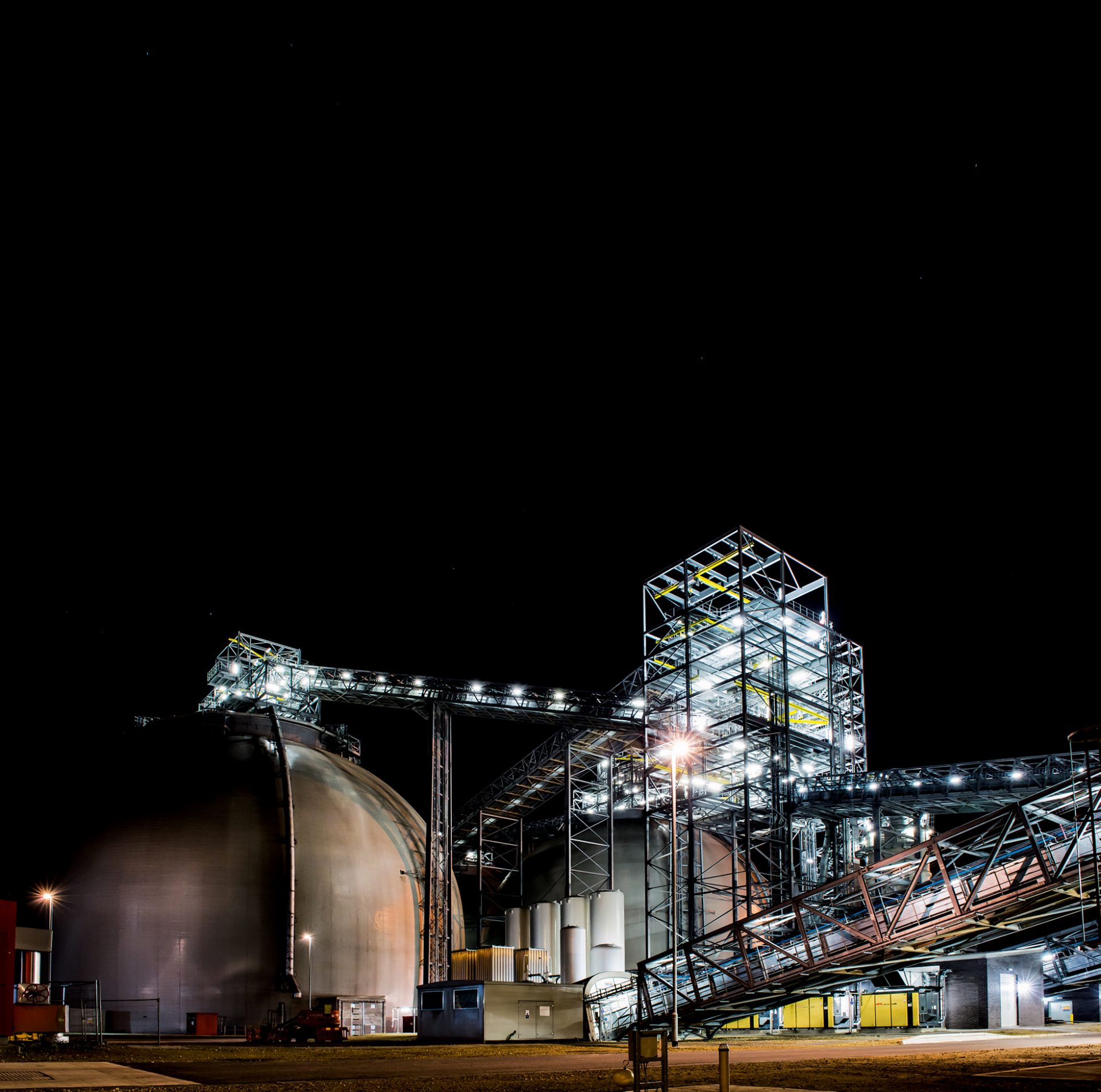 Drax Power Station at night