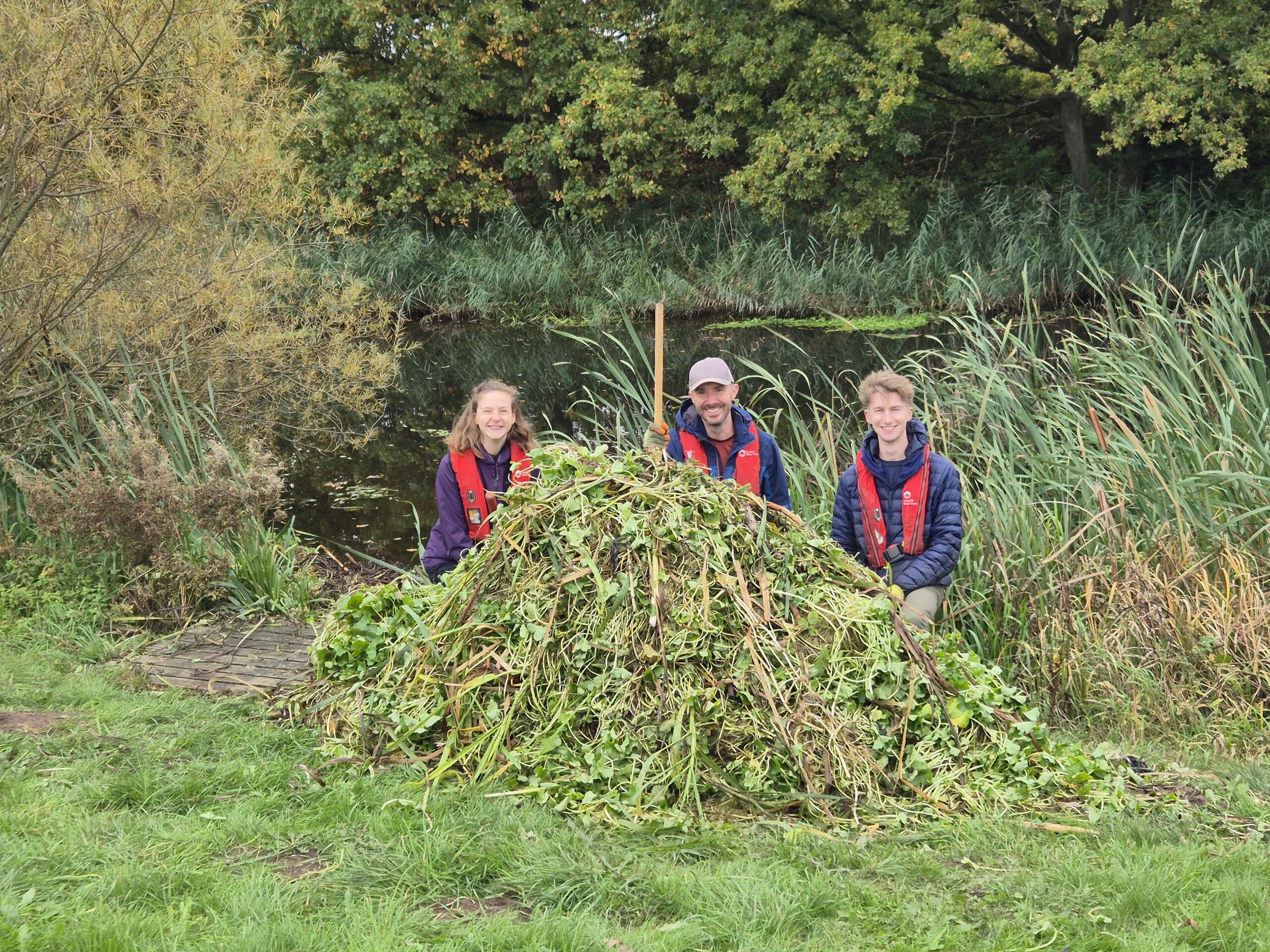 Drax team volunteering at Canal and River Trust