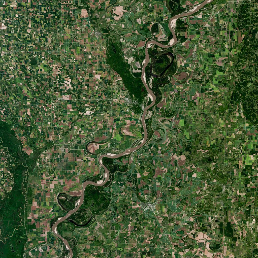 Mississippi river from Landsat satellite